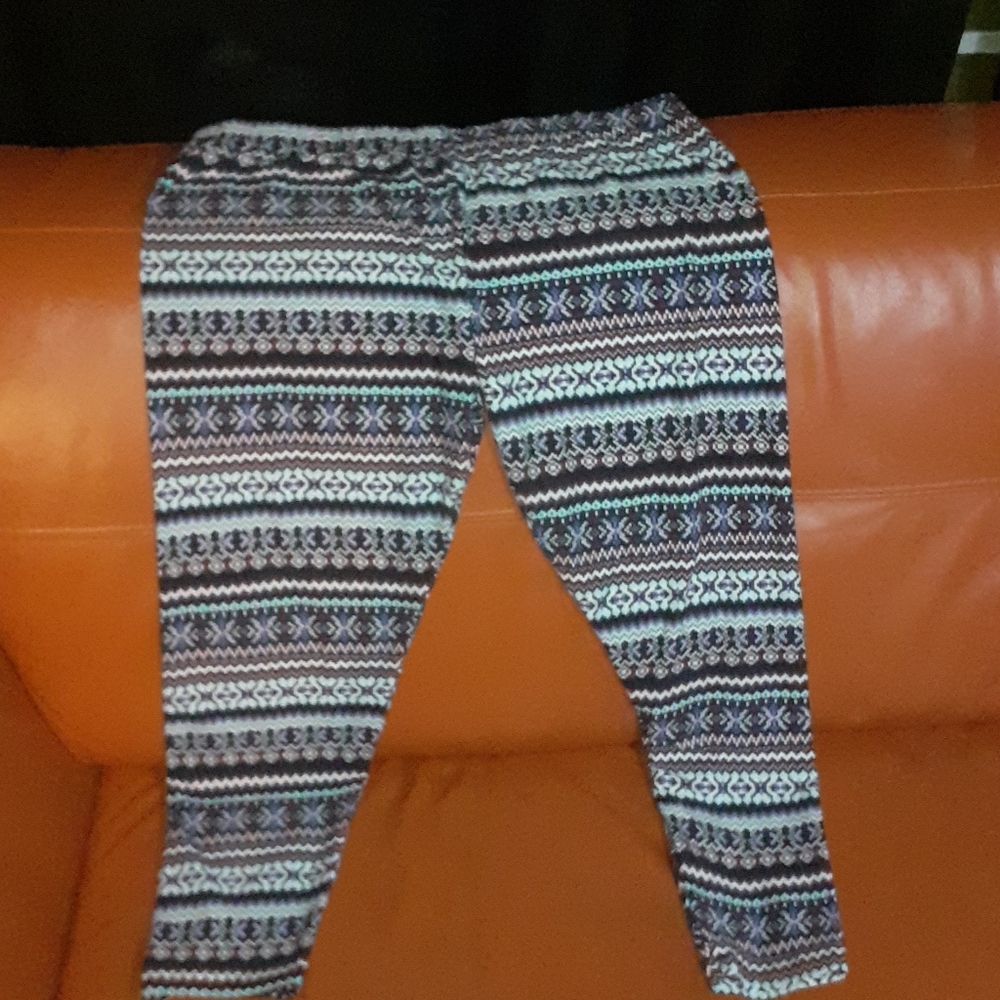 2X Leggings Aztec design No Boundaries